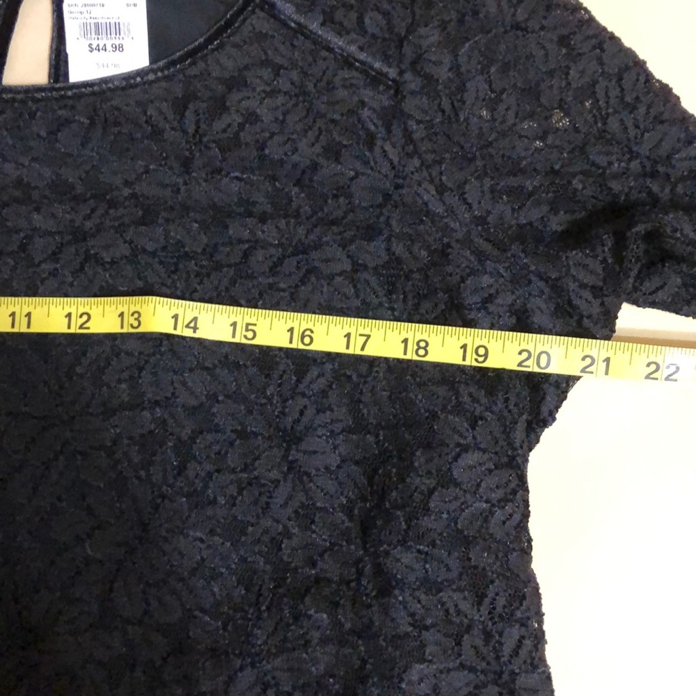 Motherhood Maternity Black lace top. L velvet belt - Picture 7 of 12